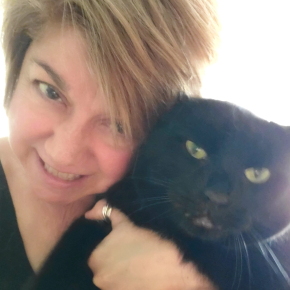 Meet your Posher, Miriam - Picture 2 of 2